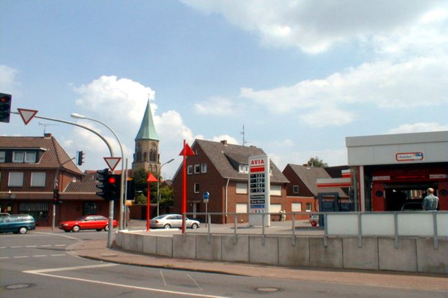 Die AVIA Tankstelle mit Waschstrae