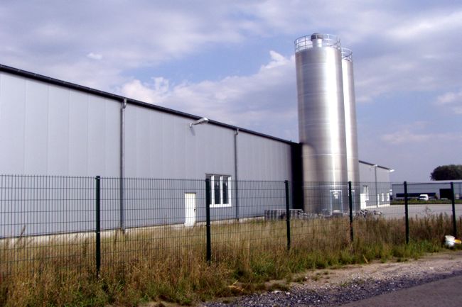 Eine groe Firmenhalle
